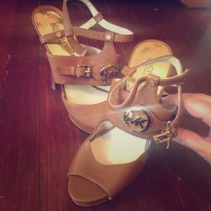 Michael Kors Tan strappy Heel with Logo
